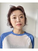 センターパートのショートウルフ