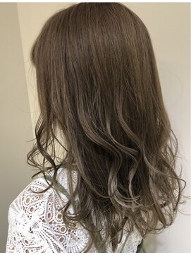 ノクターン 池袋(NOCTURNE) 柔らかオリーブアッシュ