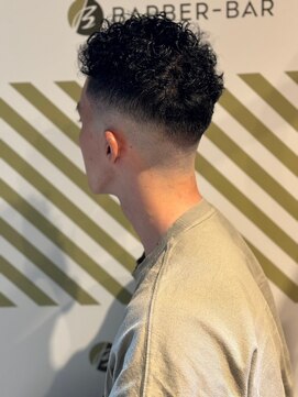 バーバーバー アカバネ(BARBER-BAR AKABANE) スキンフェード×外国人風くせ毛パーマ スペインカール風#2