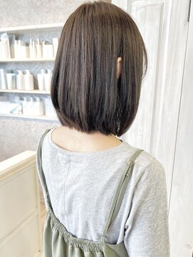 キャアリー(Caary) 福山市美容師求人スタッフ募集中内巻きワンカールボブ髪質改善