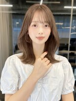 大人可愛い外ハネミディアム＊透明感ナチュラルベージュカラー