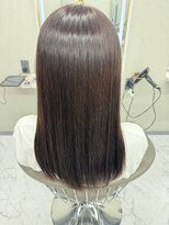 リノ 金山(Rino)&nbsp;デザインカラー/レイヤーカット/ウェットヘア/オリーブベージュ