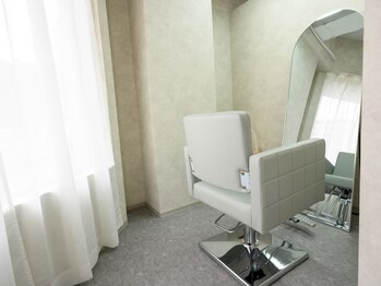 ランプシー(Lampsi)の写真/加齢とともに出てくるお悩みを解決する専門サロン◎こだわりの半個室空間で、周りを気にせずリラックス!