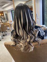 フツーロ 栄(FUTURO) プルエクステ