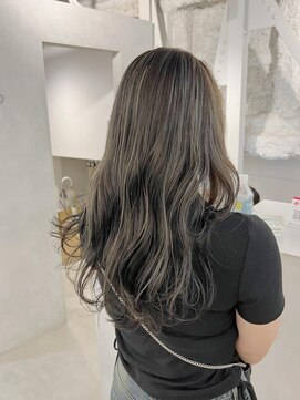 フォト 新宿三丁目(foto) ブリーチハイトーンホワイトグレージュダブルカラーレイヤー新宿