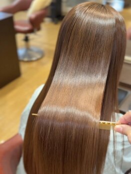 レナークイスト(LENAHC ist)の写真/髪質改善オーダーメイドトリートメントで、うるつや美髪を実現◎カラーとの相性も抜群でモチもUP！