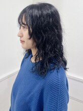 ビバラヘアー(VIVA LA HAIR) 顔周りカット ニュアンスパーマ 黒髪 20代 前髪カット