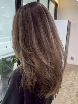 エガオ 藤沢店(EGAO) セミロングレイヤーカットハイレイヤーベージュハイライトカラー