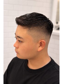 ゼロスバーバー(0's BARBER SHOP) スキンフェードスタイル