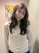 ウム(umu.)&nbsp;レイヤーカット / オリーブカラー / オリーブベージュ