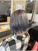 濃いめグレー
