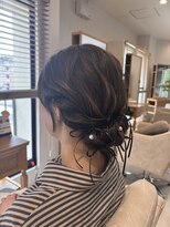 ナイアン エルア(naian elua)&nbsp;大人可愛い、ゆるっとまとめ髪