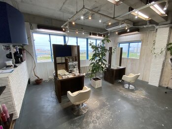 Re-ty Hair and Make【リティ　ヘアーアンドメイク】