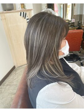 スアバイキキ(SuA by kiki.) レイヤーボブ/外ハネボブ/大人ショート/ニュアンスカラー[千葉]