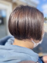 ピックアップ(Pick UP)&nbsp;白髪ぼかし　前下がりボブ　　刈り上げ20代30代40代