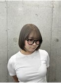 ミルクティーグレージュ／ハイトーンボブ