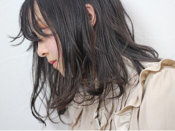 ヒビヘアー(hibi hair)の写真/トレンドカラーから、あなたに似合うカラーまで、お任せ下さい◎ご希望の色味や髪質に合わせて施術♪