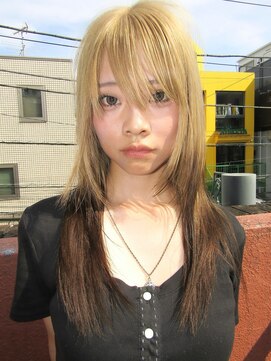 コードプラスリム(CODE+LIM) レイヤーカット/ミディアムヘア/ハイトーン/デザインカラー