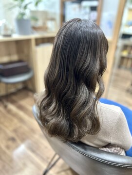 柔らかベージュカラー/白髪ケア/透明感/六甲