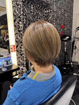 エアー 銀座タワー(AIR) 【藤岡】立体感とツヤが出る上品ショート