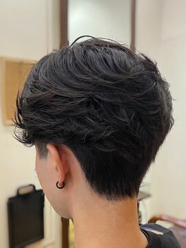 レボルトヘアー(R EVOLUT hair) MEN’S HAIR/波巻きツイストスパイラル/リバースセンターパート