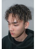 長崎佐世保メンズパーマ　ツイストスパイラルパーマ　金メッシュ