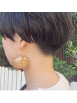 マウロア(MAULOA)&nbsp;"ストレートライン 浅め刈り上げ女子"ayumi