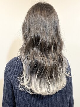 リリー シンジュク(Lilly) 【Lilly新宿】#ホワイト#裾カラー#グラデーション