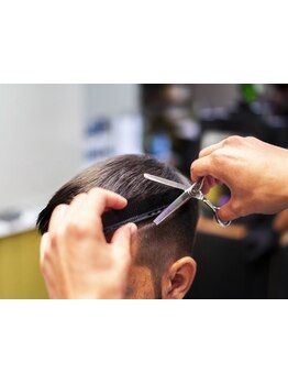 女子受け間違いなし★カジュアル～ビジネスシーンまで、再現性抜群のカット技術をリーズナブルにご提供!