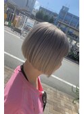 刈り上げショートボブ/ホワイトベージュ