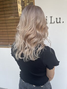 イル(iLu.) ホワイトベージュ