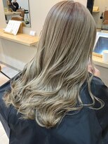 テトテ 三宮店(Tetote)&nbsp;／ヘルシースタイル／ハイトーングレージュ／ふんわりカール／