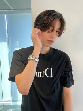 ヌイ 横浜(nui) センターパート_大人ガーリーダークアッシュ似合わせカット