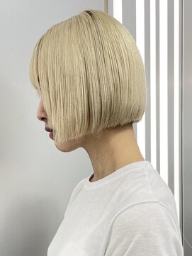 ルートエイチ 市川(Root H) ダブルカラーミルクティーベージュインナーカラーショートボブ