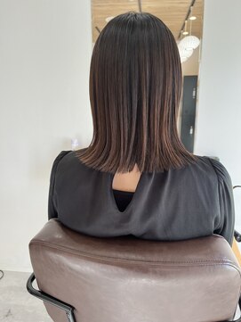 バウム(baum) ☆メテオストレート×ミディアムボブ