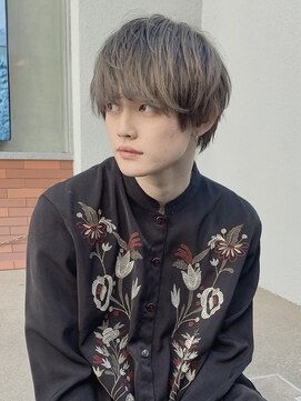 ユーフォリア 渋谷グランデ(Euphoria SHIBUYA GRANDE) ラウンドマッシュ　グレーアッシュ　ニュアンスカラー　MOMO