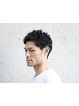 《ナチュラルブロウリフト導入店》ONもOFFもビシッと決まるメンズスタイルをご提案◎