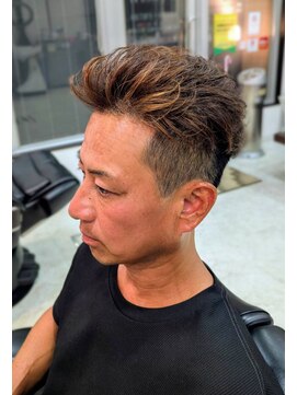 ヘアーサロンKAORU　[フェードカット/パーマ]　 ツーブロック