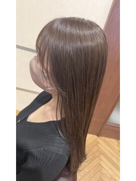 綾瀬 ダズルヘアデザイン(Dazzle Hair Design) 顔周りレイヤー/韓国風/オリーブカラー