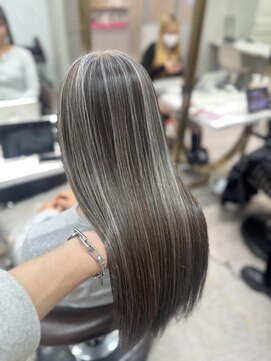 ロンド レア 天神大名店(Lond Le’a) 学生必見!ケアブリーチで透明感カラー♪