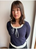 透明感ベージュにふんわりミディアムヘア