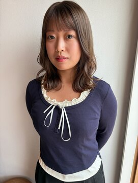 ツイギー 宮西店(TWiGGY) 透明感ベージュにふんわりミディアムヘア