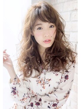 ボニークチュール(BONNY COUTURE) ナチュラルアッシュ・透明感あるアッシュカラーのセミロング