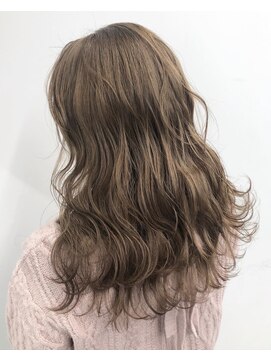 シエスタ バイ アンブルリュクス(siesta by amble luxe) 波巻きベージュ