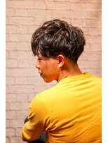 銀座マツナガ 新宿野村ビル店&nbsp;バーバースタイルが映える、前下がりスパイラルマッシュ