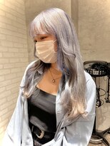 ティアム 渋谷店(Tiam shibuya) ホワイトカラー×インナーブルー