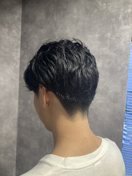 ナナシ(nanac) パーマ風×センターパート