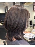 30代40代50代◎立体感ハイライト×大人くびれミディアムヘア