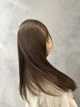 【癖毛や広がり】で困ってる方、【縮毛矯正が不安】な方、今までにない自然な仕上がりを叶えます。