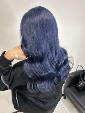 ヘアーデザイン ジェルム(Hair Design germe) ネイビーに毛先ブラック